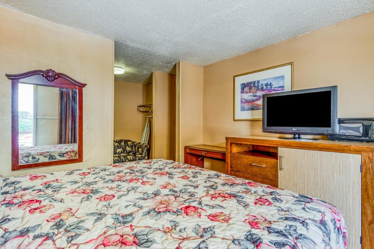 Oyo Hotel Jackson North I-55 Buitenkant foto