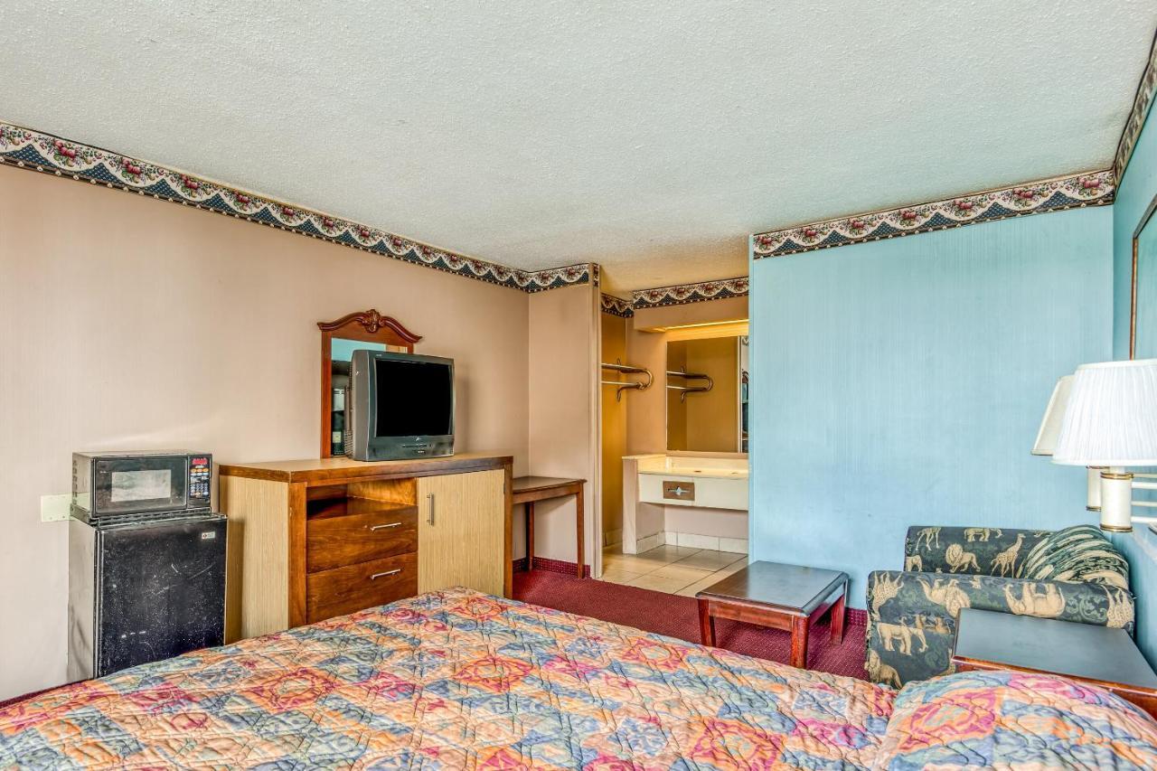 Oyo Hotel Jackson North I-55 Buitenkant foto