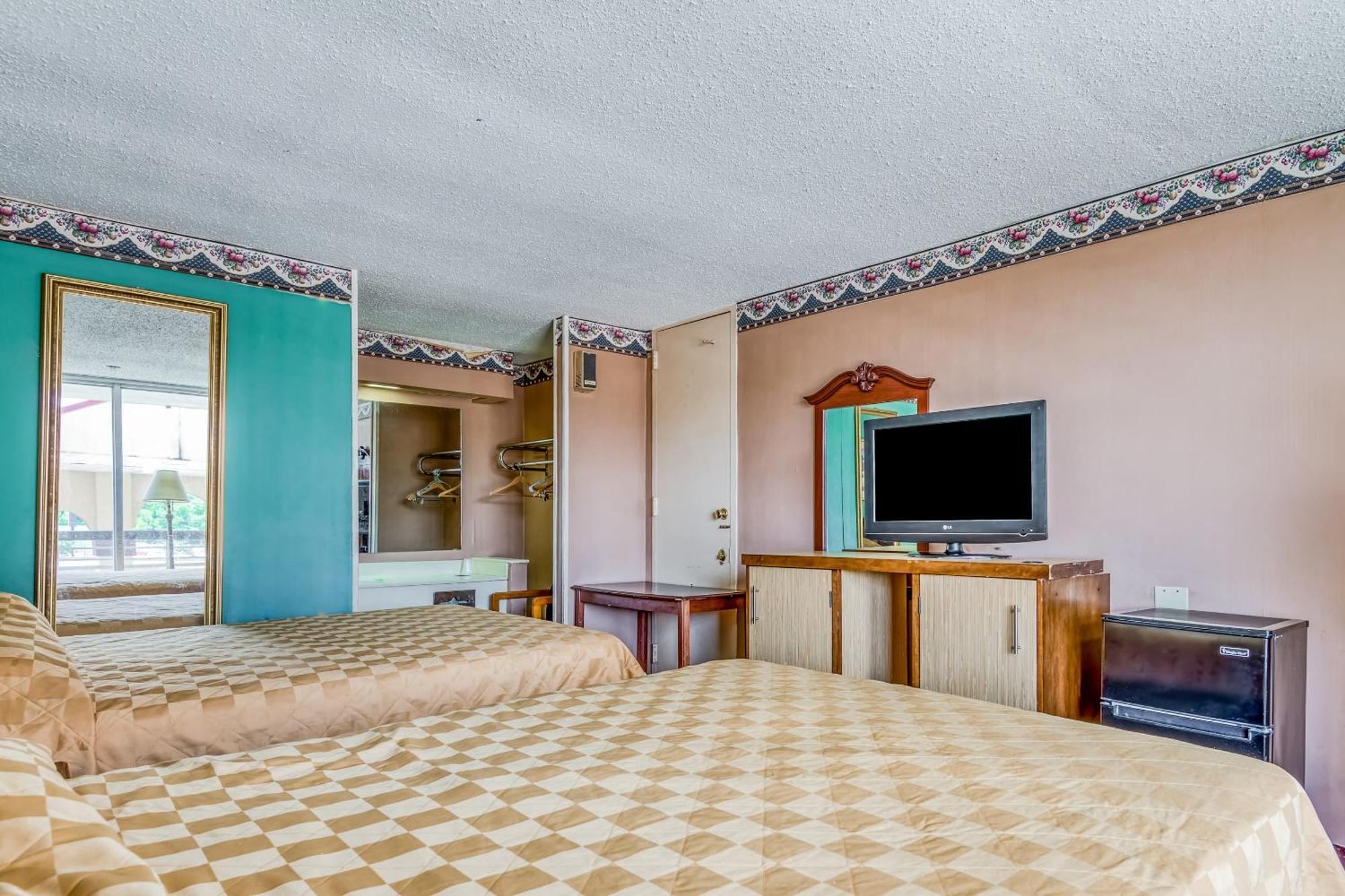 Oyo Hotel Jackson North I-55 Buitenkant foto